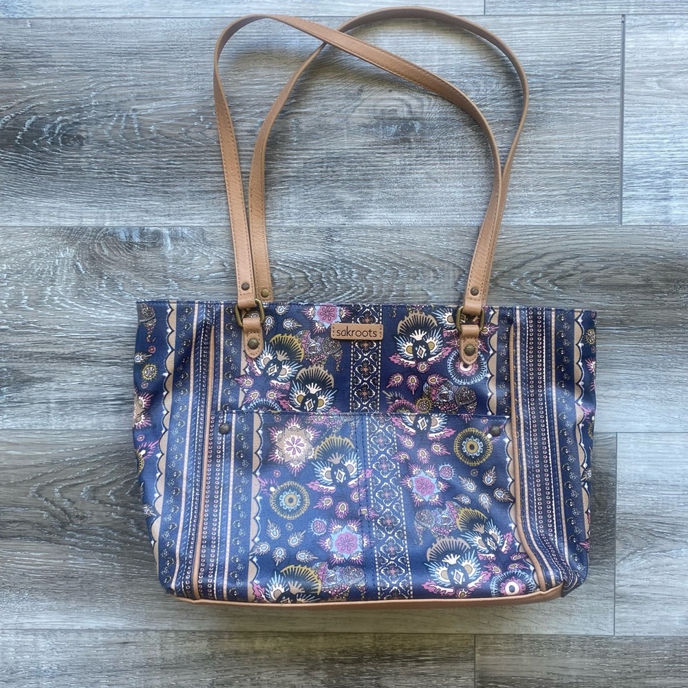 SAKROOTS Metro Tote Bag in Navy Tapestry World